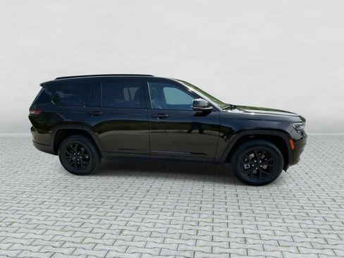 Used 2024 Jeep Grand Cherokee L Laredo AWD/4WD image 9