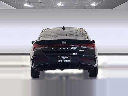 Used 2024 Hyundai Elantra Limited FWD image 9