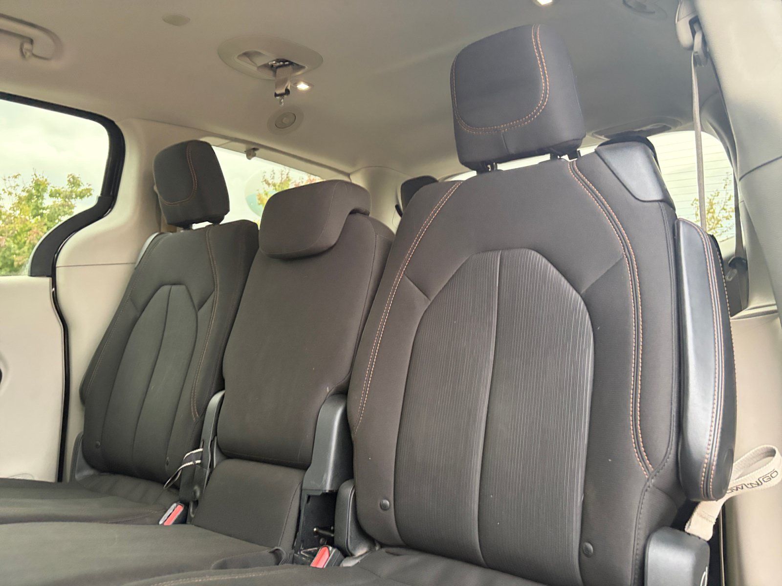 Used 2017 Chrysler Pacifica Touring w/ Tire & Wheel Group FWD image 27