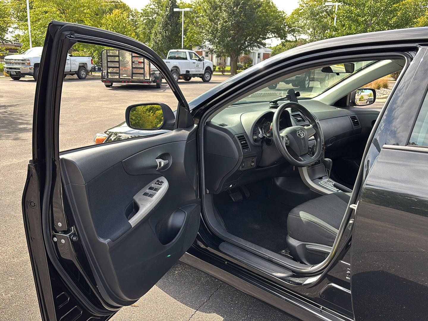 Used 2013 Toyota Corolla S w/ Premium Pkg FWD image 2