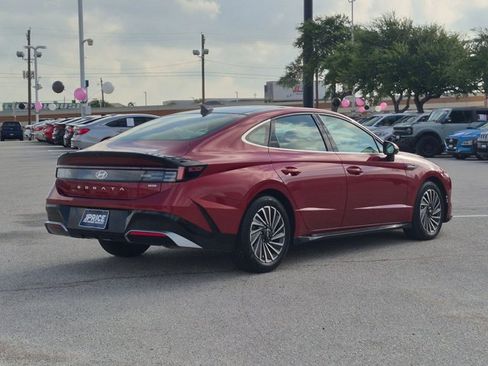 Used 2025 Hyundai Sonata Limited FWD image 5