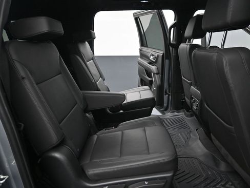 Used 2024 Chevrolet Suburban Z71 w/ Luxury Package image 23