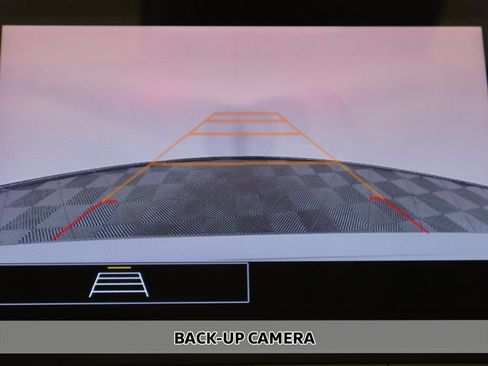 Used 2023 Chevrolet Malibu LS image 4