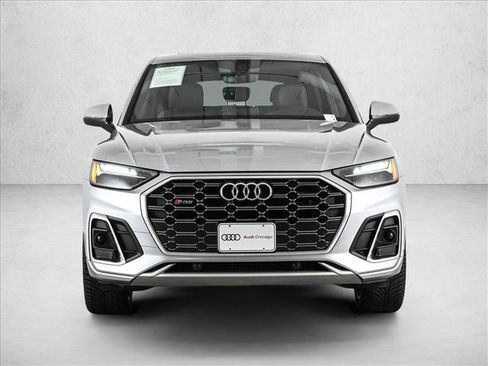 Used 2022 Audi SQ5 Premium w/ Convenience Package image 2
