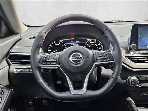Used 2022 Nissan Altima 2.5 SR FWD image 17