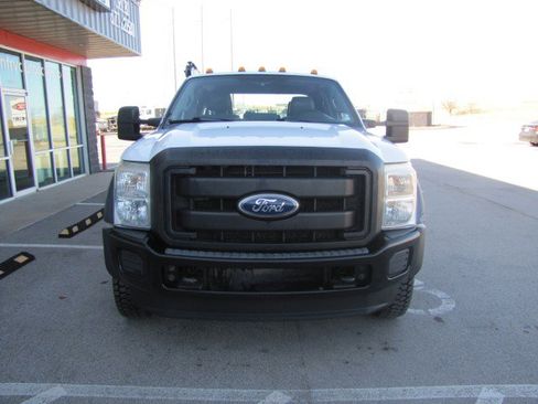 Used 2011 Ford F550 4x4 Crew Cab Super Duty w/ Payload Upgrade Pkg image 11