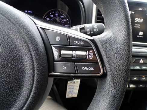 Used 2020 Kia Sportage LX image 18