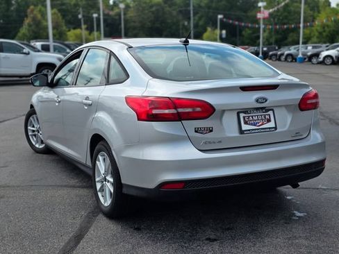 Used 2015 Ford Focus SE FWD image 3