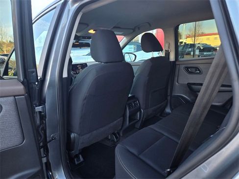 Used 2023 Nissan Rogue S image 16