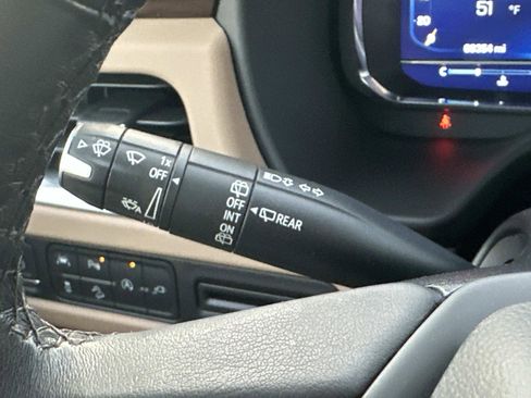 Certified 2022 Chevrolet Suburban Premier image 27