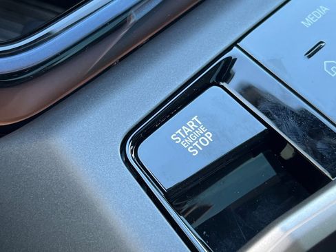 Used 2025 BMW X3 xDrive30i w/ Convenience Package image 32