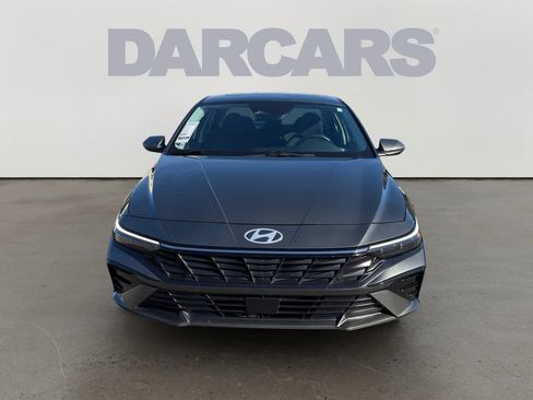 Used 2025 Hyundai Elantra SEL FWD image 2