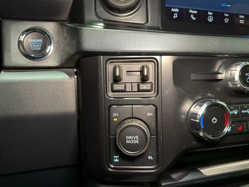 Used 2025 Ford F350 Platinum AWD/4WD image 32