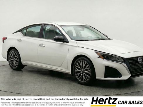 Used 2025 Nissan Altima 2.5 SV FWD image 1