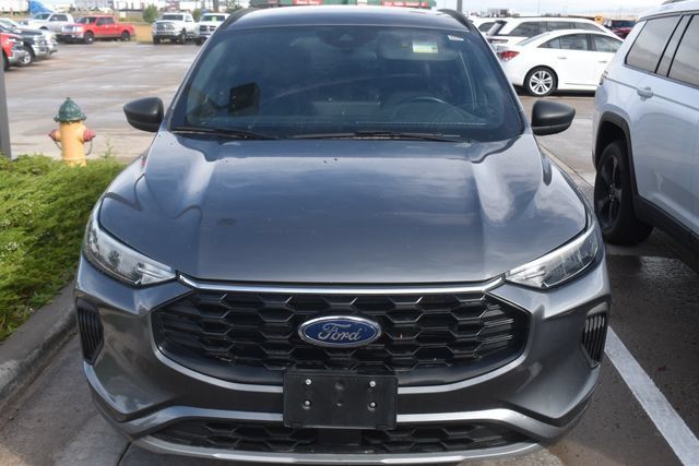 Used 2024 Ford Escape ST-Line w/ Tech Pack #1 AWD/4WD image 3