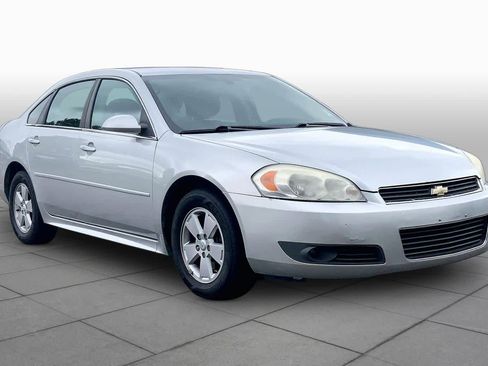 Used 2010 Chevrolet Impala LT FWD image 2