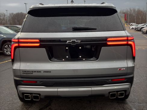 Used 2025 Chevrolet Traverse Z71 w/ Enhanced Driving Package image 6