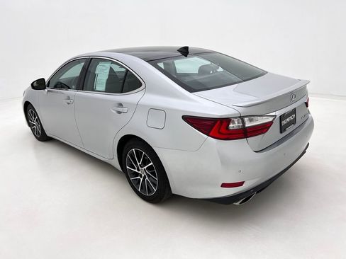 Used 2017 Lexus ES 350 350 w/ Luxury Package image 9