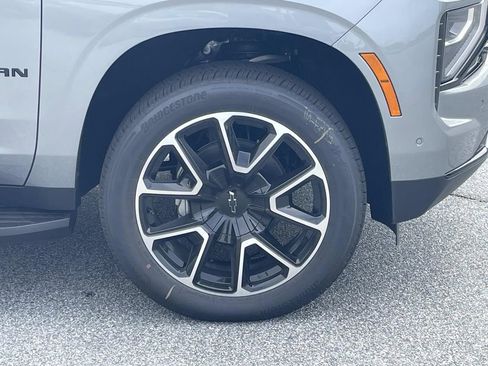 New 2026 Chevrolet Suburban RST w/ Comfort Package AWD/4WD image 9