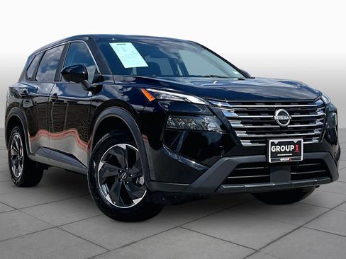 Certified 2025 Nissan Rogue SV AWD/4WD image 3
