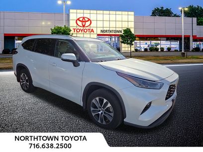 Used 2022 Toyota Highlander XLE