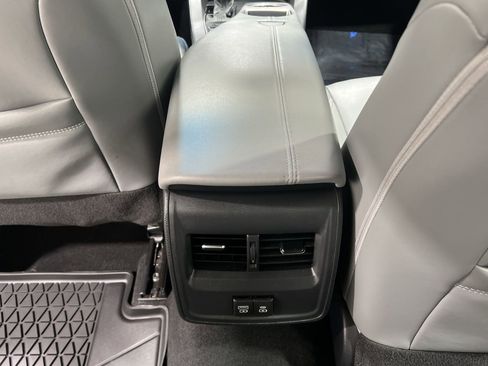 Used 2021 Toyota Avalon XLE w/ Moonroof Package image 20