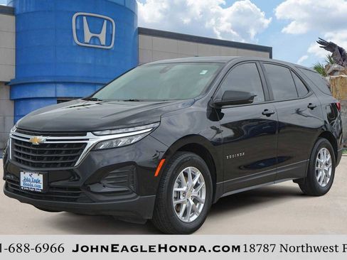 Used 2023 Chevrolet Equinox LS image 1