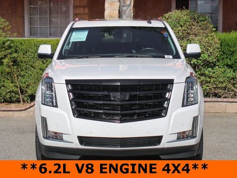Used 2020 Cadillac Escalade ESV Luxury image 3