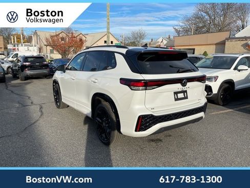 New 2026 Volkswagen Tiguan SE R-Line image 2