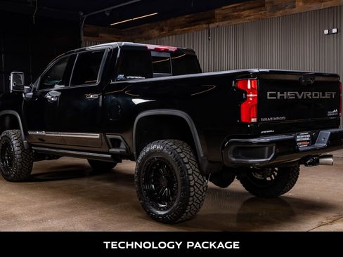 Used 2025 Chevrolet Silverado 2500 High Country w/ High Country Premium Package image 7