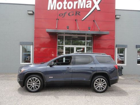Used 2018 GMC Acadia SLT w/ LPO, Protection Package AWD/4WD image 2