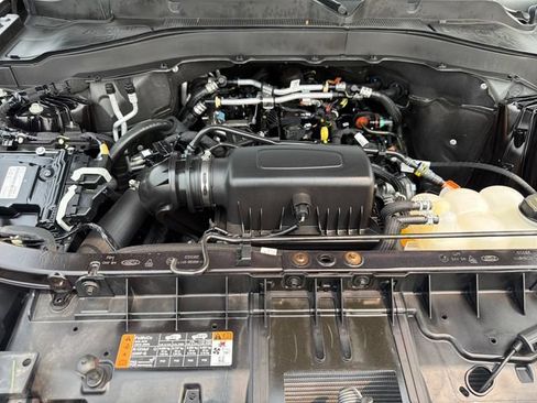 Used 2023 Ford Explorer XLT w/ Equipment Group 202A AWD/4WD image 23