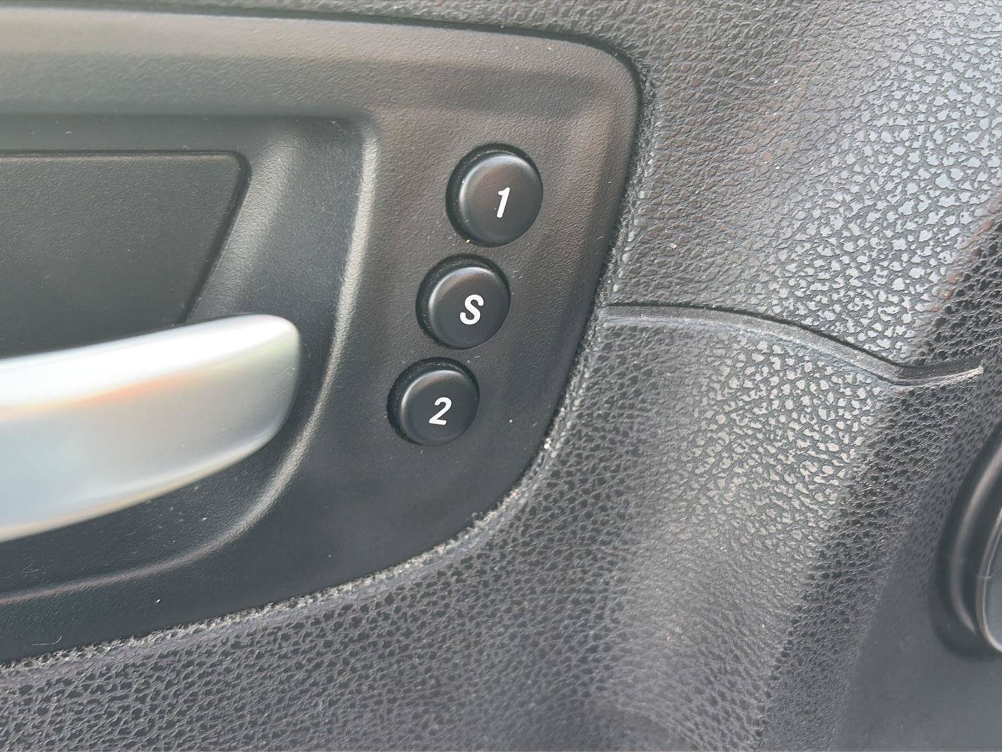Used 2017 Chrysler 300 C w/ Safetytec Plus Group RWD image 10