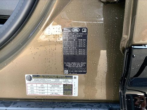 New 2026 Land Rover Defender 110 X-Dynamic SE image 18