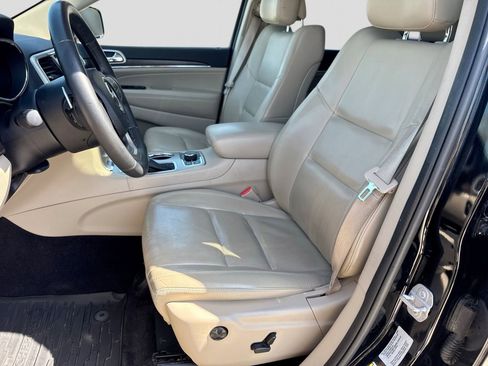 Used 2017 Jeep Grand Cherokee Limited AWD/4WD image 18