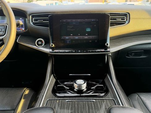 Used 2022 Jeep Wagoneer Series III image 15