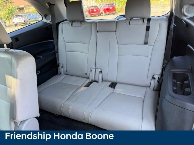 Used 2017 Honda Pilot Touring image 37