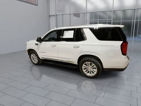 Used 2024 GMC Yukon SLT AWD/4WD image 6