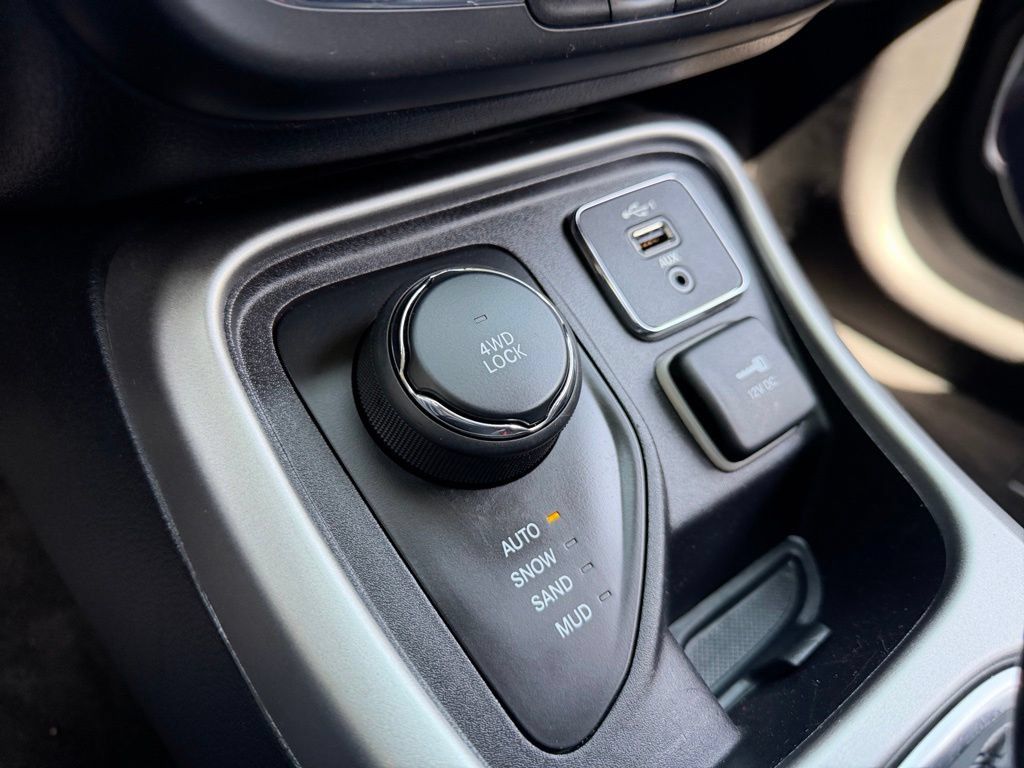 Used 2019 Jeep Compass Sport AWD/4WD image 13