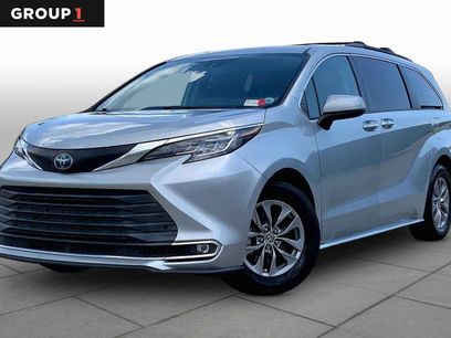 Used 2021 Toyota Sienna XLE