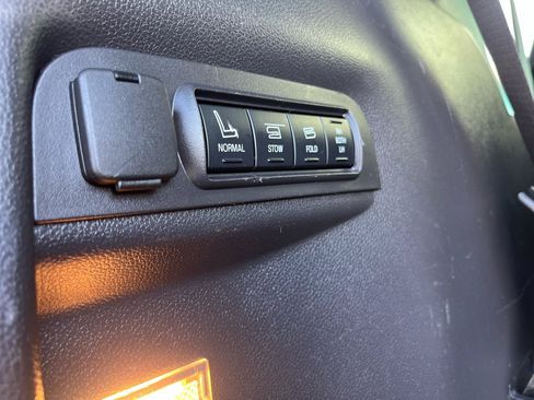 Used 2015 Ford Explorer Limited w/ Equipment Group 302A AWD/4WD image 10