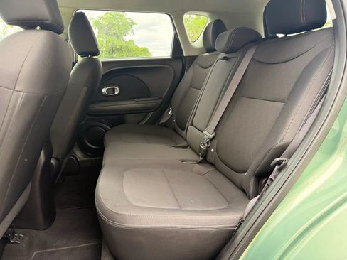 Used 2014 Kia Soul FWD image 24
