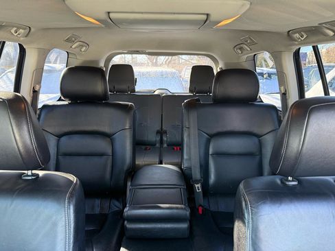 Used 2013 Toyota Land Cruiser image 30