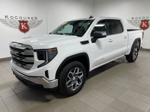 Used 2023 GMC Sierra 1500 SLE AWD/4WD image 3