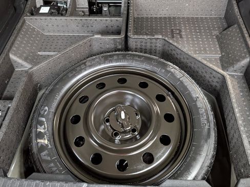 Used 2024 Ford Edge Titanium image 27