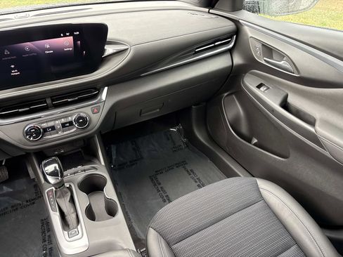 Certified 2025 Buick Envista Sport Touring w/ Convenience II Package FWD image 27