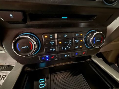 Used 2018 Ford F350 Lariat w/ Chrome Package AWD/4WD image 40