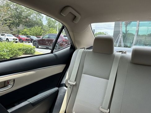 Used 2014 Toyota Corolla LE FWD image 17