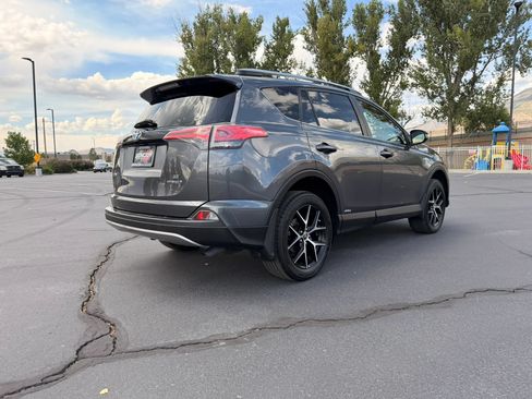 Used 2018 Toyota RAV4 SE AWD/4WD image 7