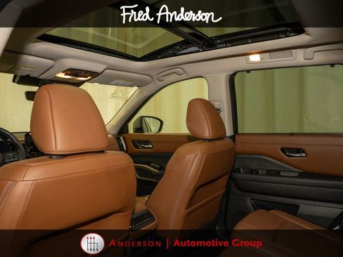 Used 2023 Nissan Pathfinder Platinum w/ Lighting Package (N93) AWD/4WD image 11